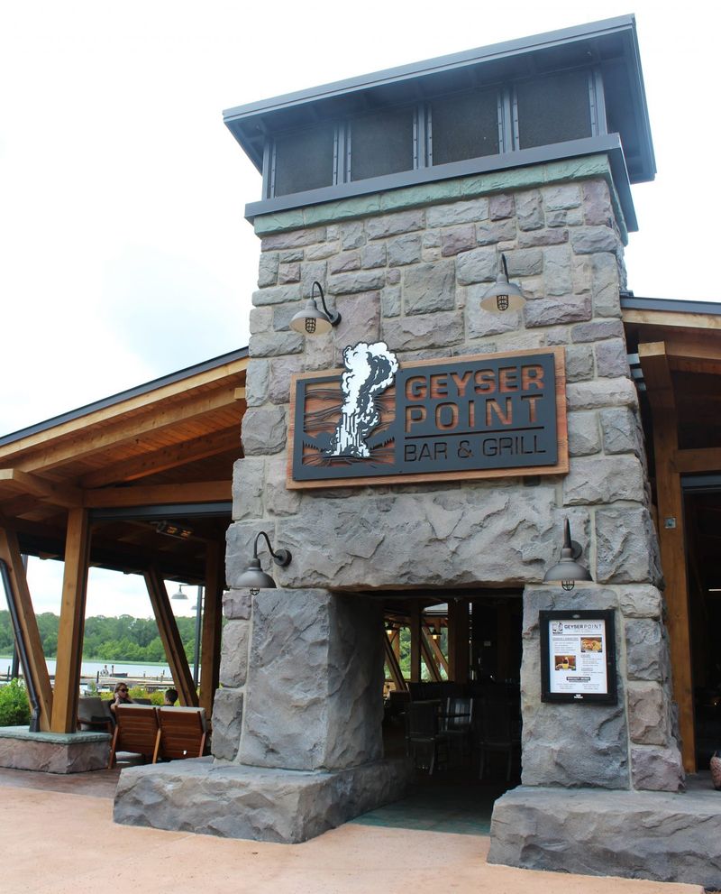 Geyser Point Bar & Grill (Disney’s Wilderness Lodge)