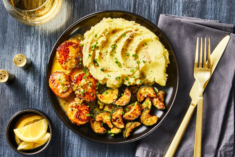 Pan-Seared Scallops with Lemon Butter Sauce