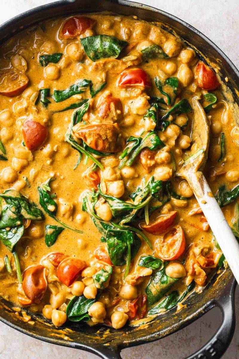 Chickpea Curry with Spinach