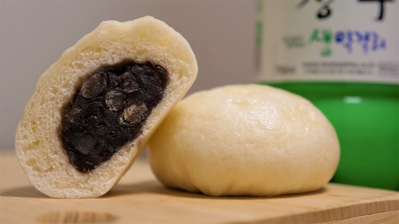 Jjinppang (Steamed Buns)