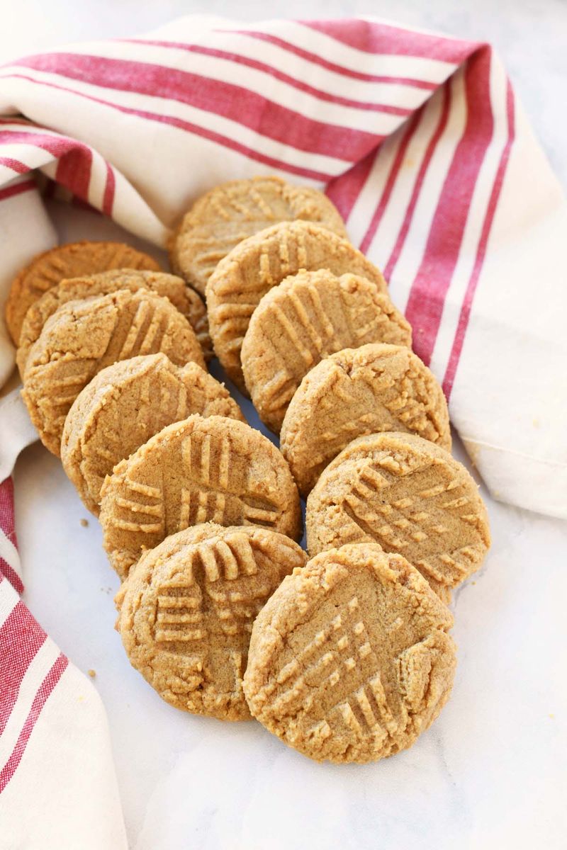Peanut Butter Cookies (3-Ingredient Style)