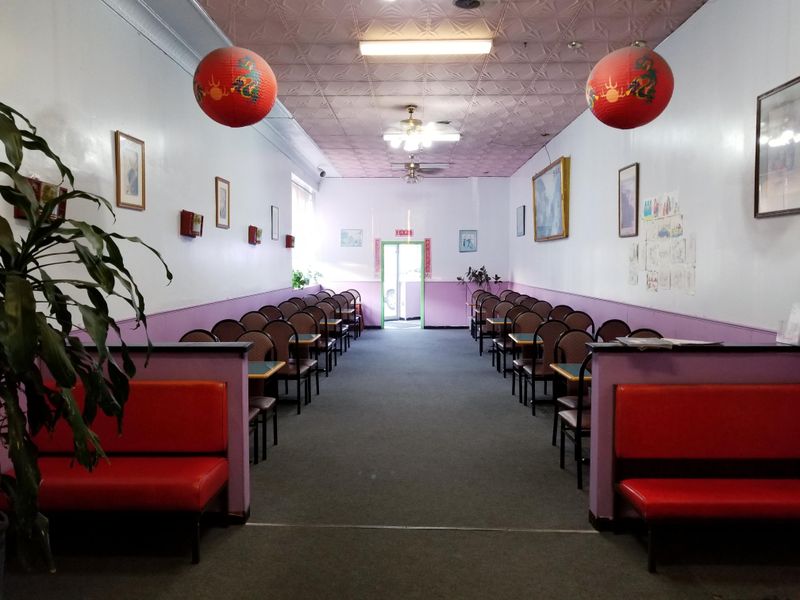 No One Seems to Be Eating There