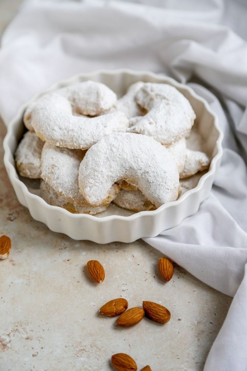 Vanillekipferl (Vanilla Crescent Cookies)