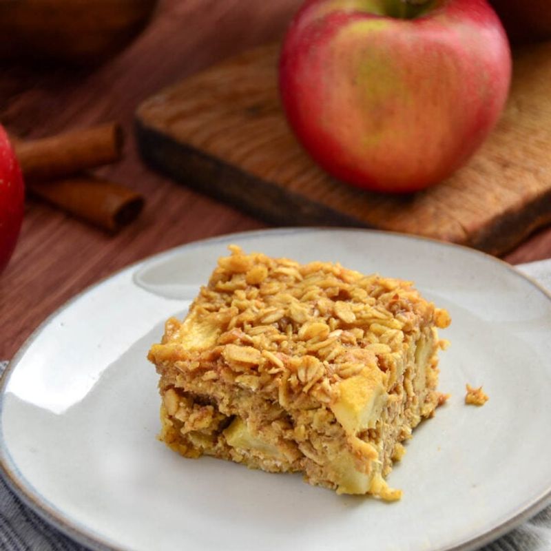 Apple Cinnamon Oat Cake
