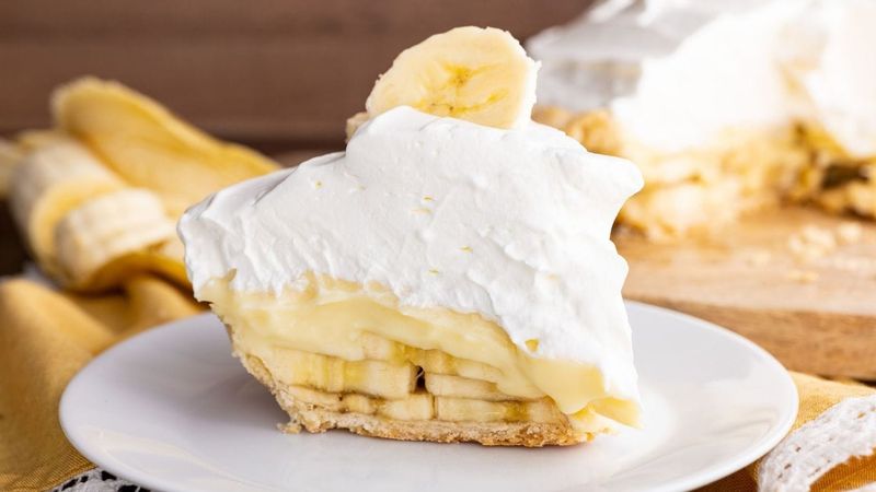Banana Cream Pie with Runny Filling