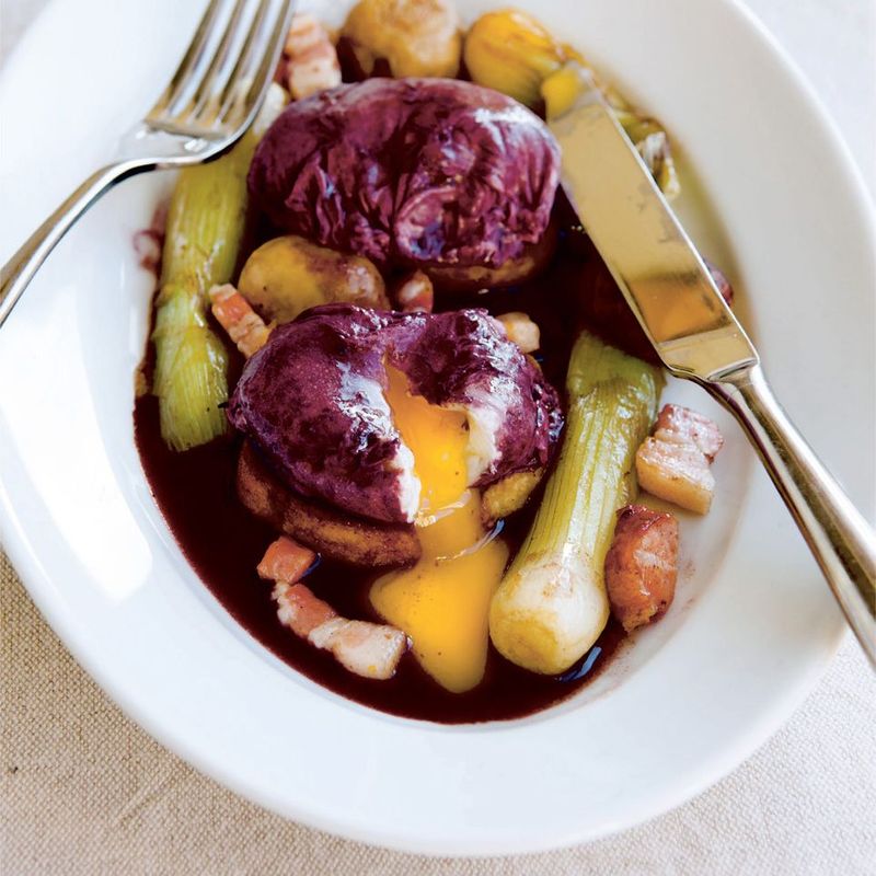 French Oeufs en Meurette