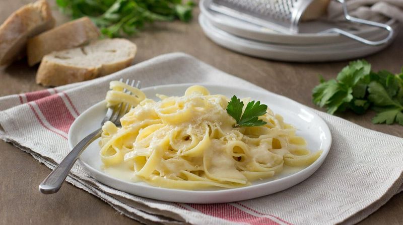 Fettuccine Alfredo