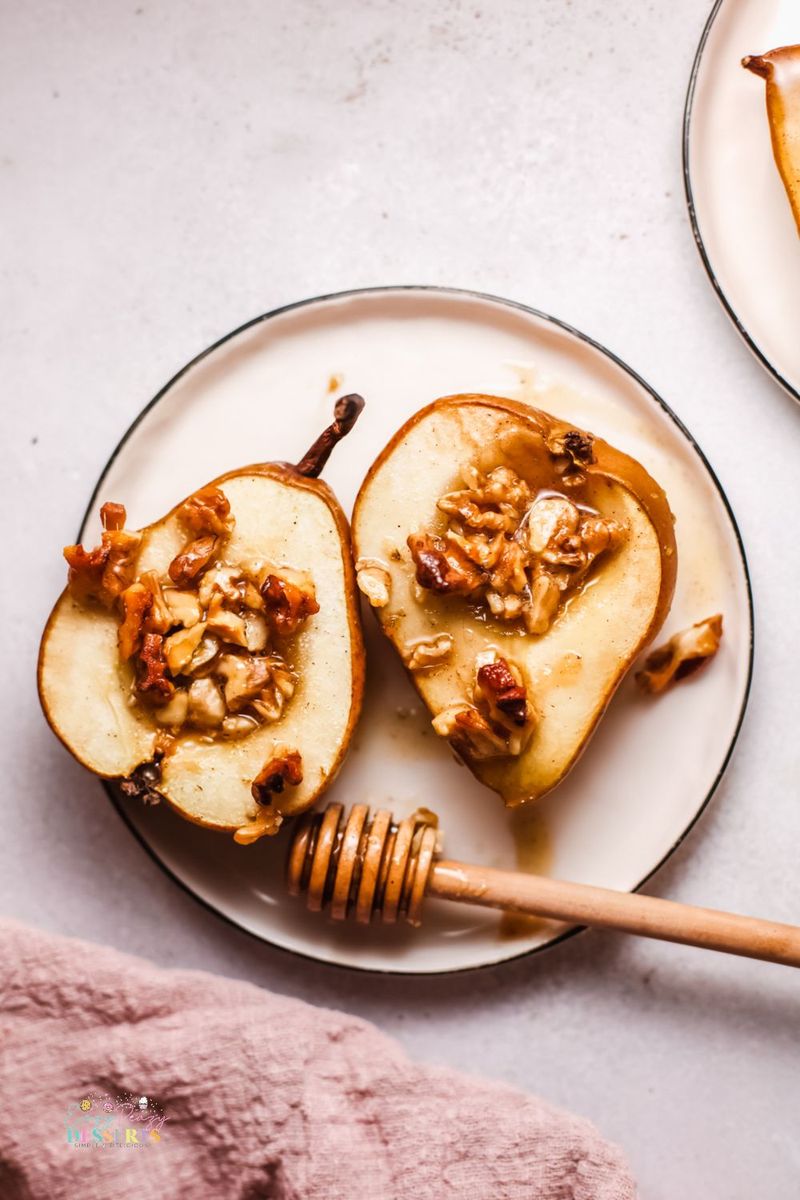 Baked Pears with Cinnamon and Honey