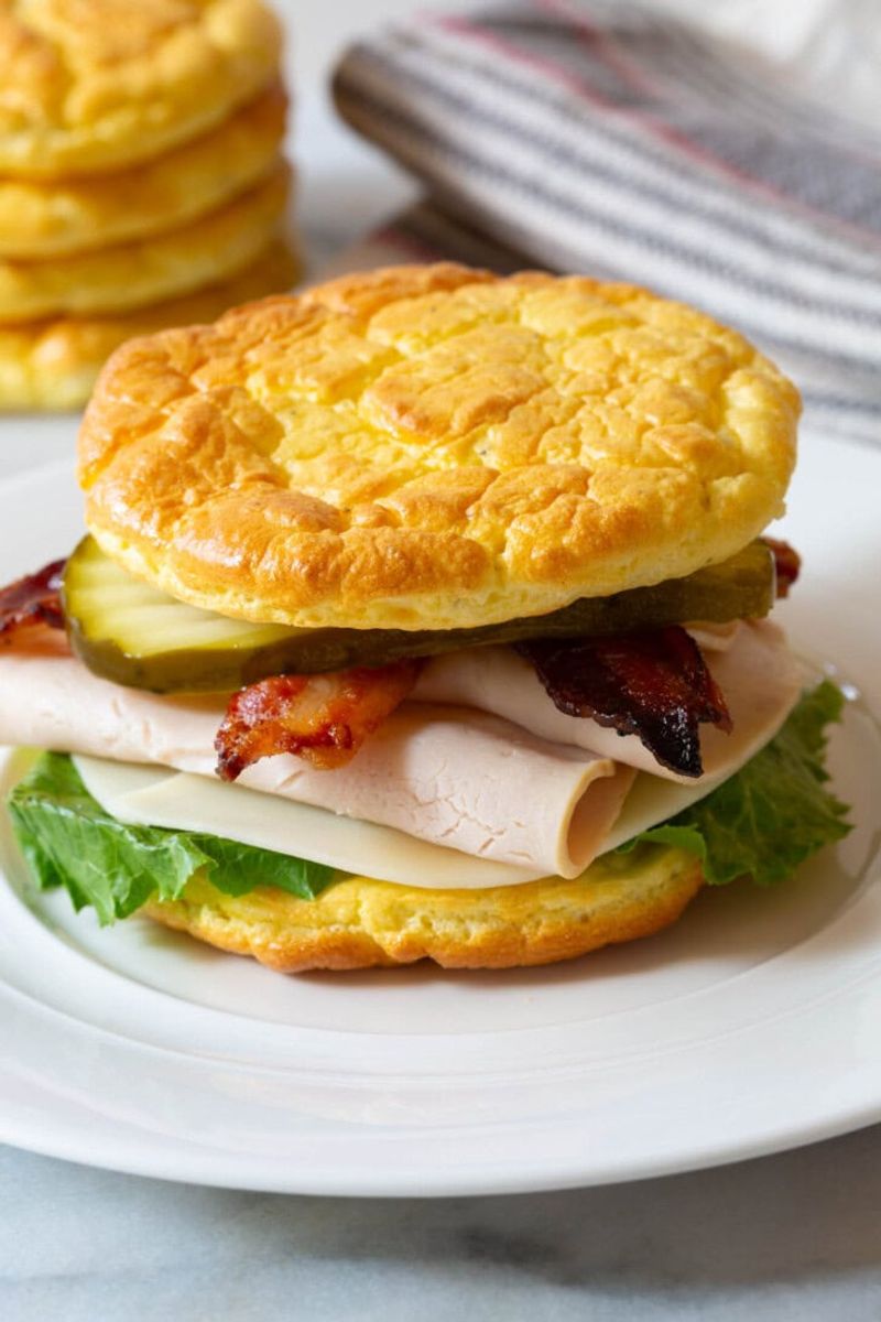 Low-Carb Breakfast Sandwich on Cloud Bread