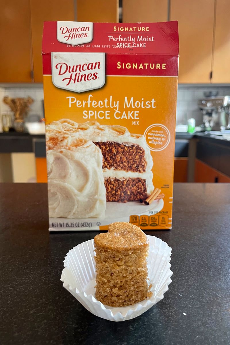 Duncan Hines Perfectly Moist Spice Cake