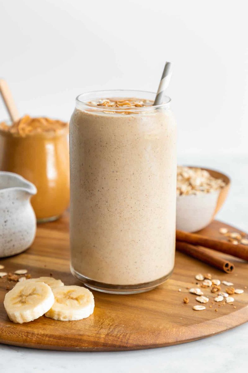 Protein Smoothie with Oats, Peanut Butter & Protein Powder