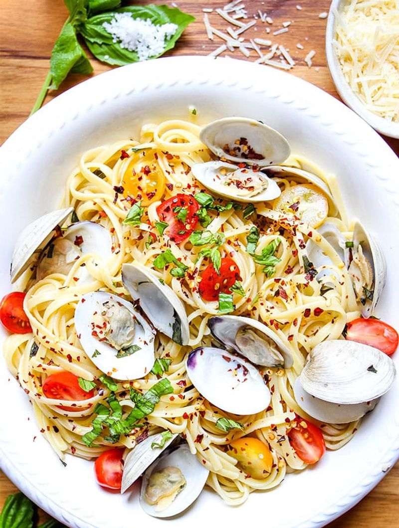 Linguine with White Clam Sauce