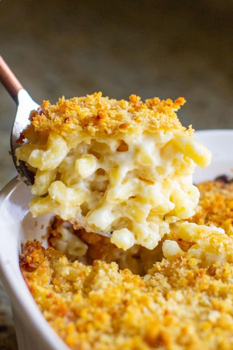 Baked Mac & Cheese with Breadcrumb Topping