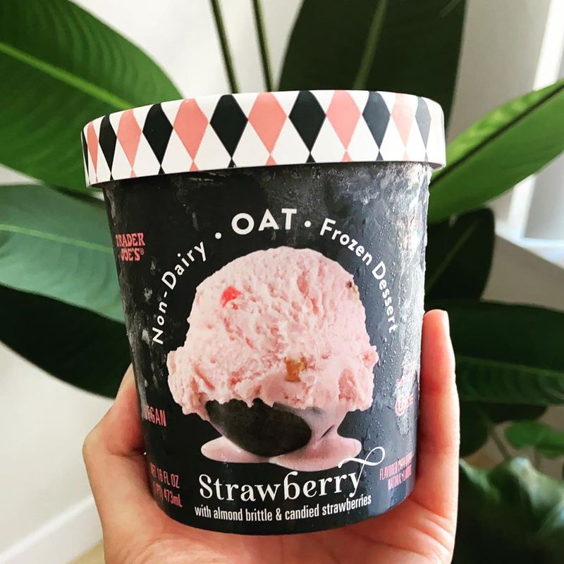 Strawberry Non-Dairy Oat Frozen Dessert