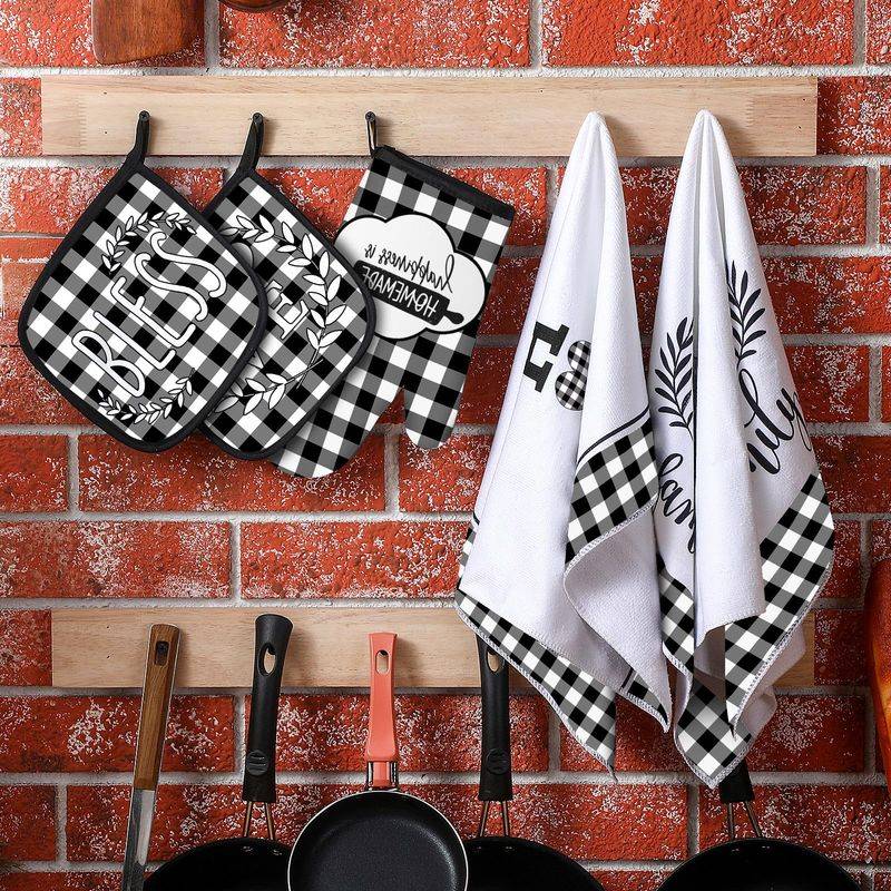 Dish Towels and Oven Mitts