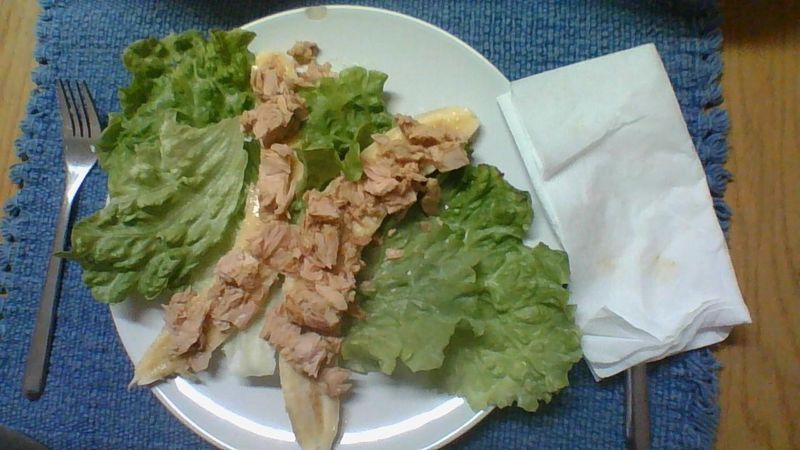Tuna, Banana, and Lettuce Salad