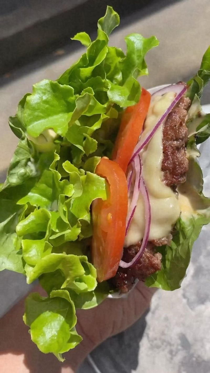 Bun-less Burger (Lettuce wrap)