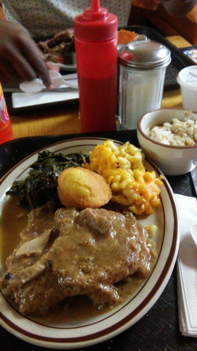 MacArthur’s Restaurant – Chicago, IL