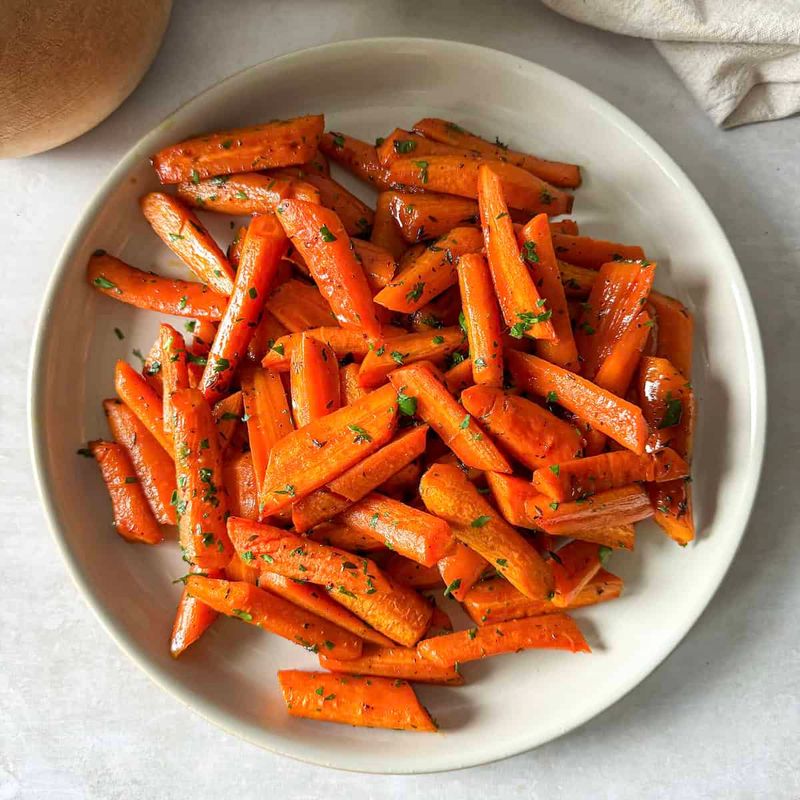 Honey-Glazed Carrots with Thyme