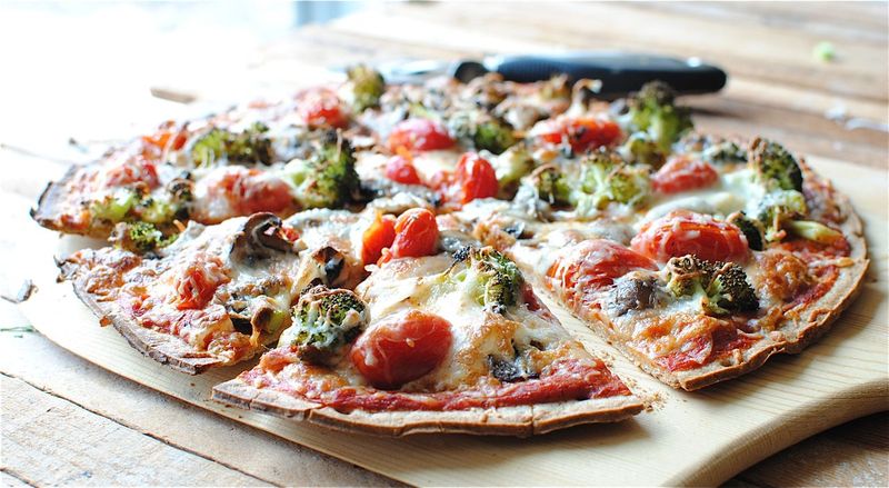 Pizza (With Veggies & Thin Crust)