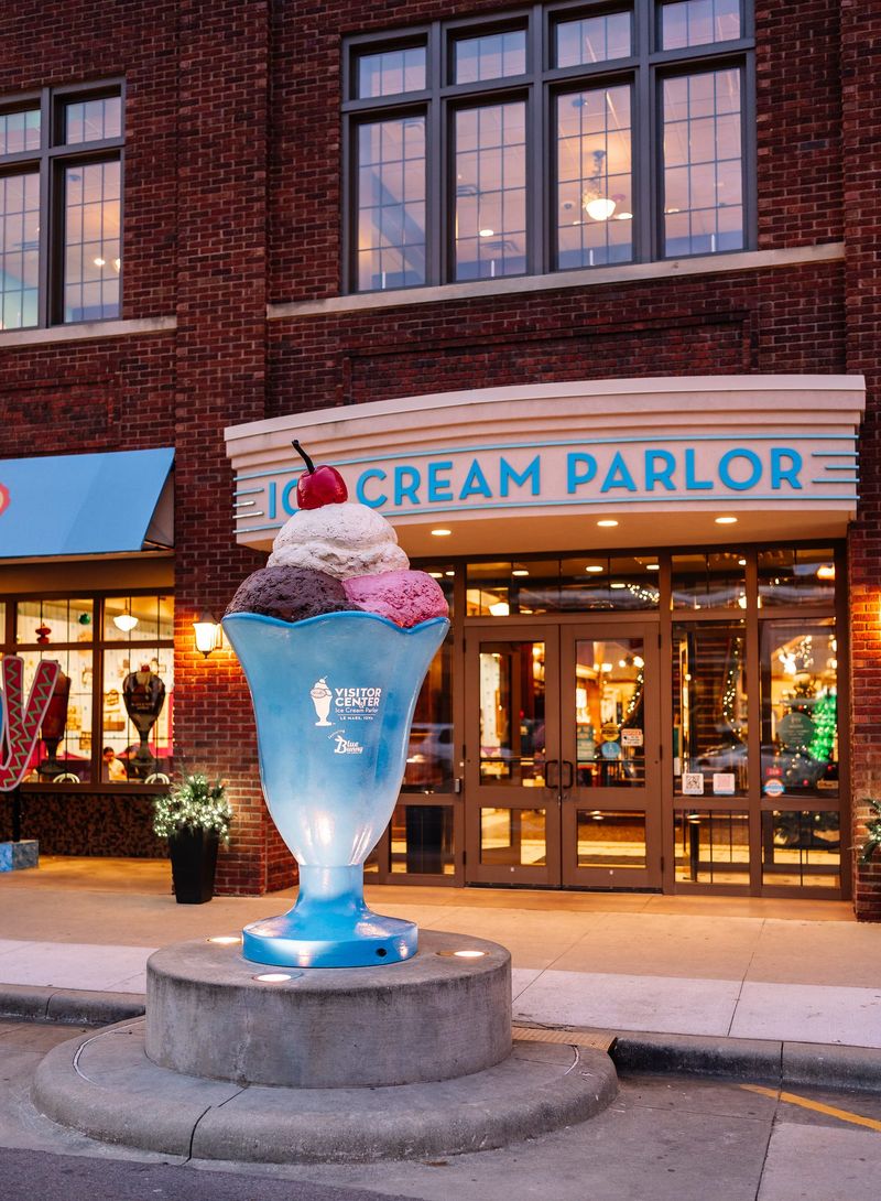 Iowa: Blue Bunny Ice Cream (Wells Enterprises)
