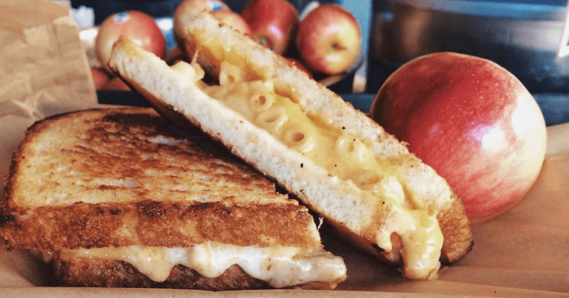Iowa – Bacon Mac & Cheese Melt