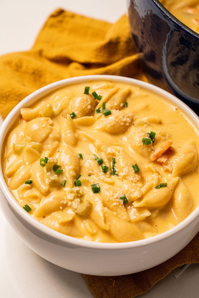 Creamy Mac & Cheese Soup