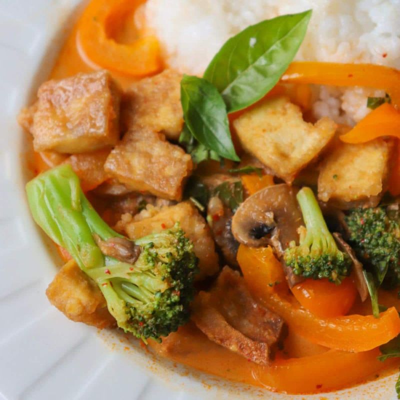 Tofu and Broccoli Thai Red Curry