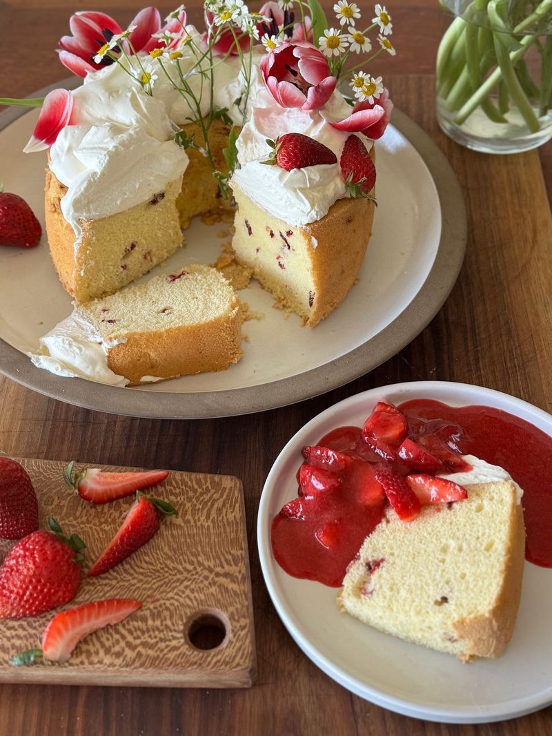 Chiffon Cake with Fresh Berries