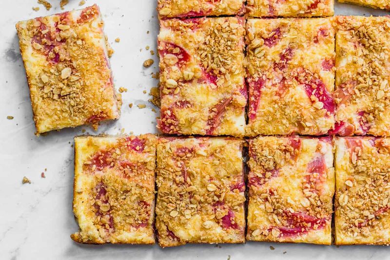 Rhubarb Cheesecake Bars
