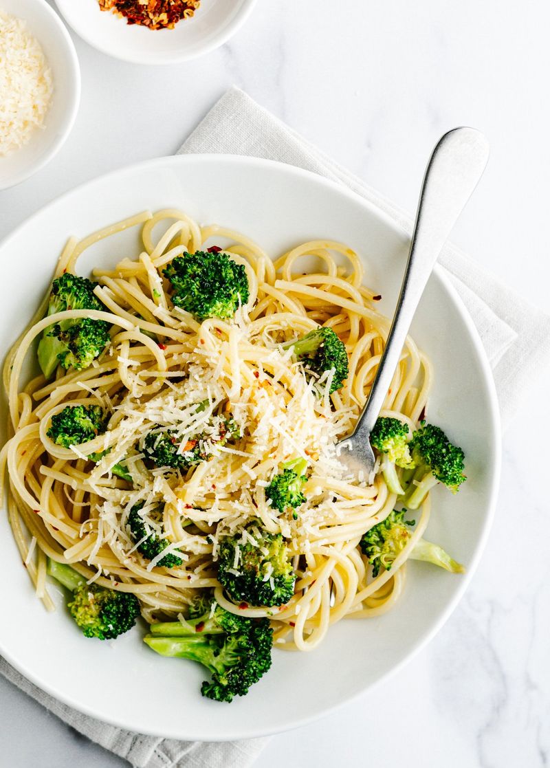 Garlic Butter Pasta with Broccoli