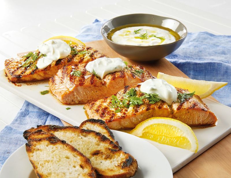 Grilled Salmon with Garlic Yogurt Sauce