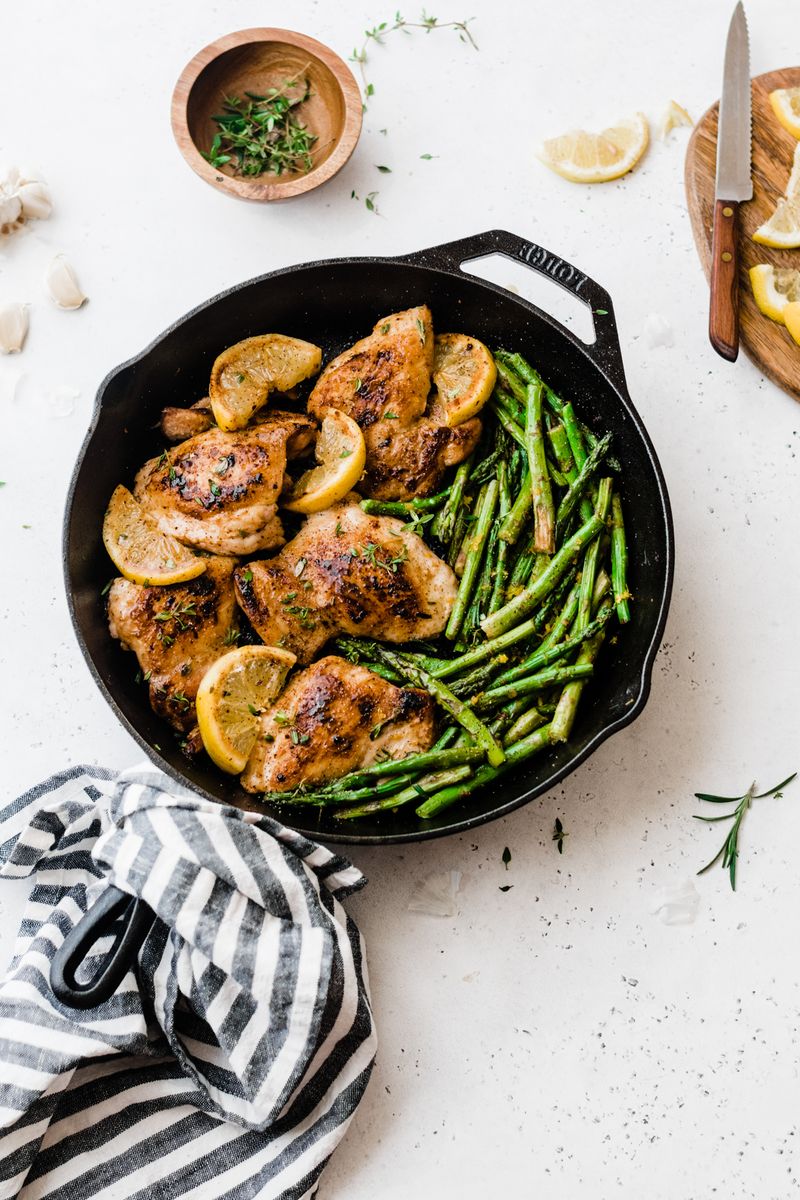 One-Pan Lemon Garlic Chicken Thighs