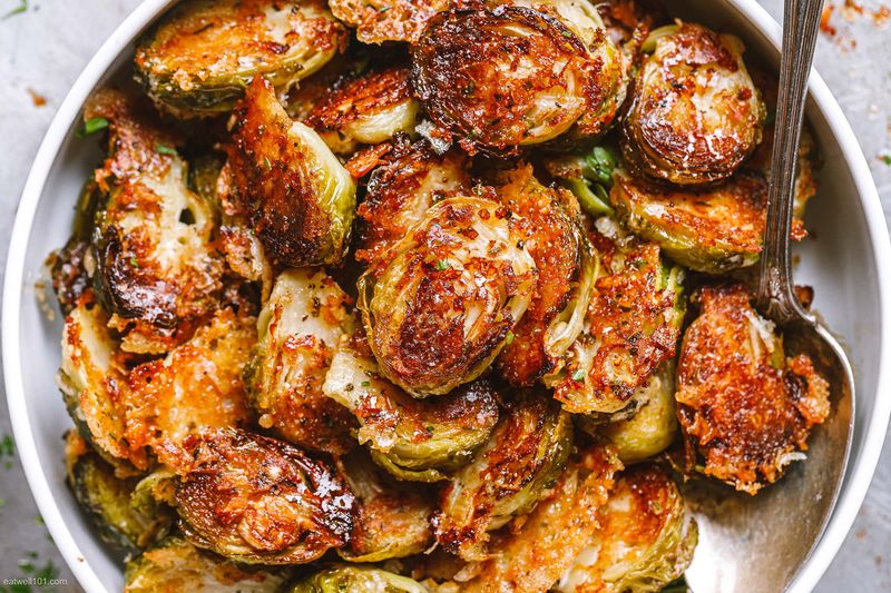 Crispy Roasted Brussels Sprouts with Garlic and Sea Salt
