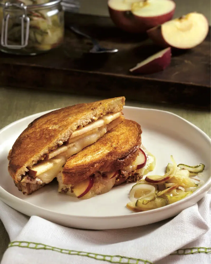Massachusetts – Apple & Cheddar Grilled Cheese