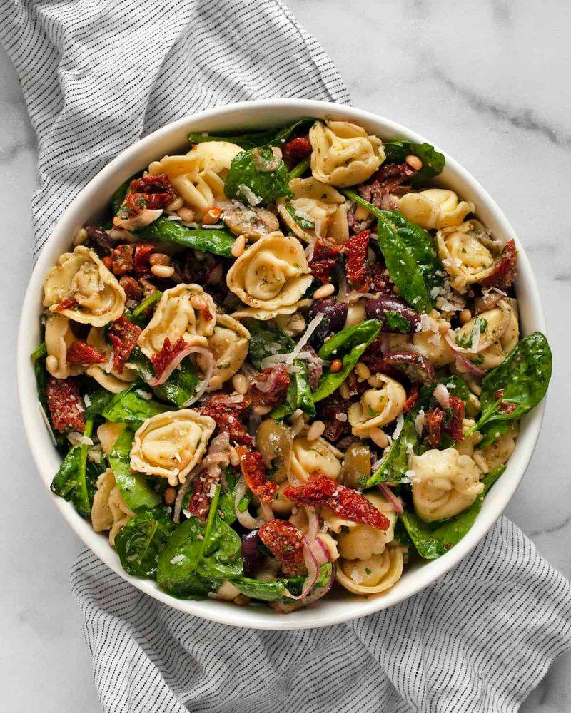 Tortellini Pasta Salad with Spinach and Tomatoes