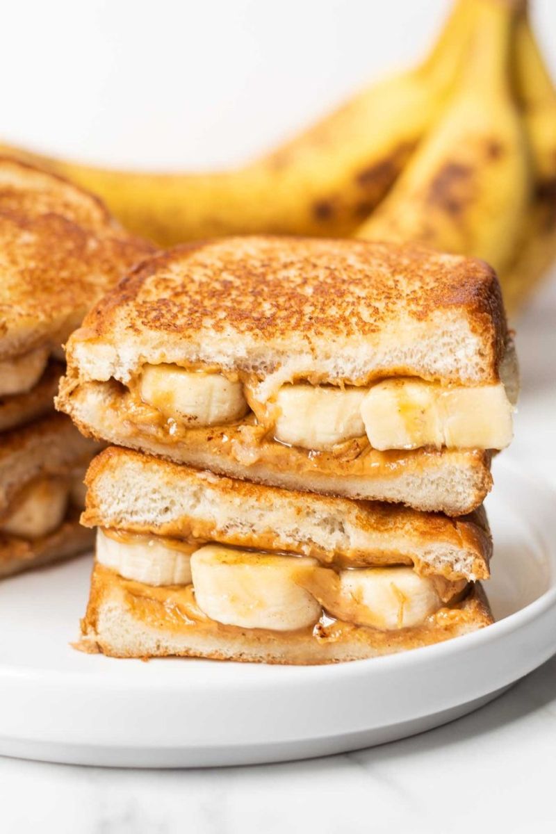 Peanut Butter and Banana Sandwiches with… Pickles?