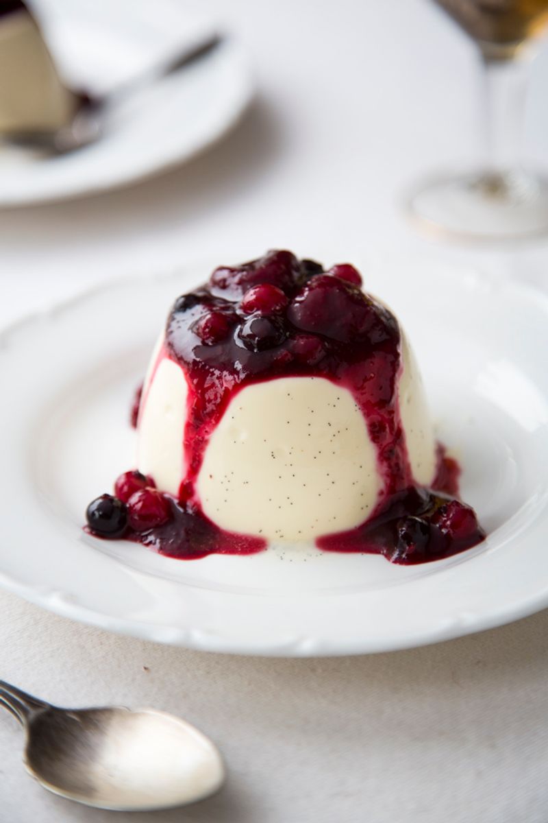 Vanilla Panna Cotta with Berry Compote