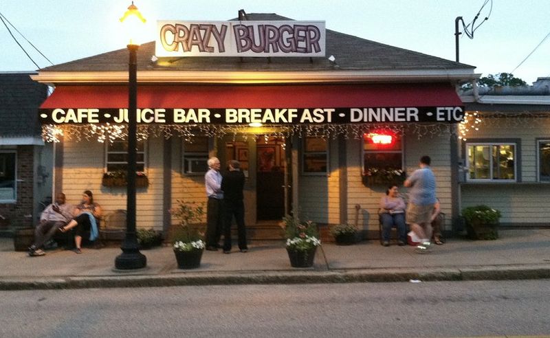 Rhode Island – Crazy Burger (Narragansett)