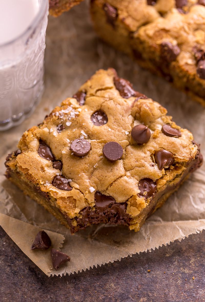 Ooey-Gooey Chocolate Chip Cookie Bars