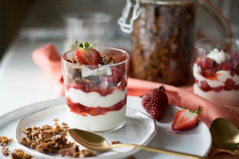 Rhubarb Yogurt Parfait