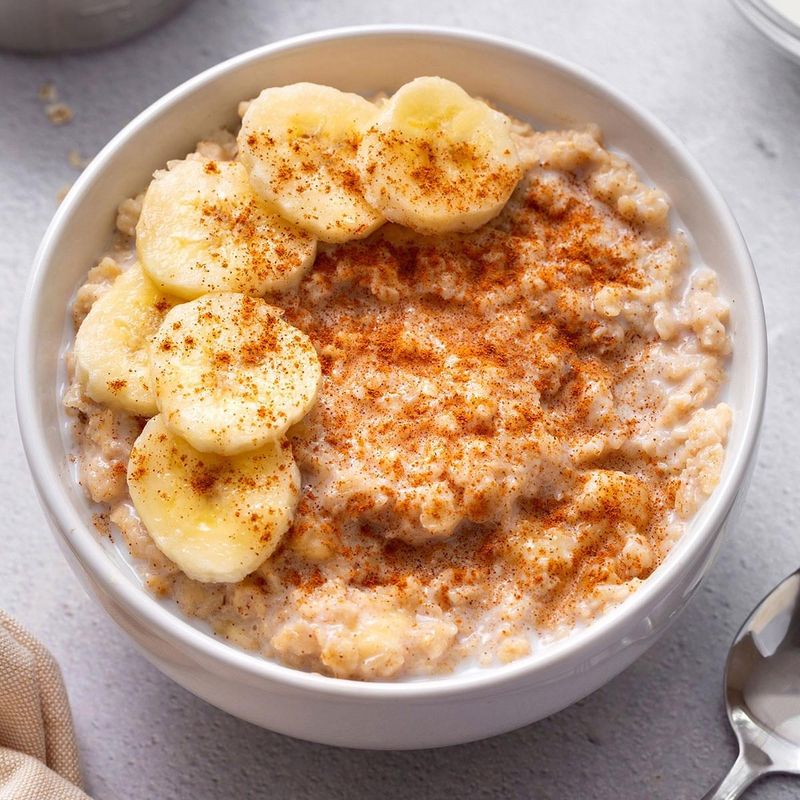 Oatmeal with Bananas, Almond Butter & Cinnamon