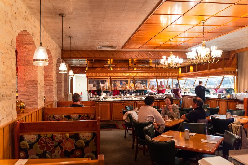 Red Apple Buffet – Chicago, IL