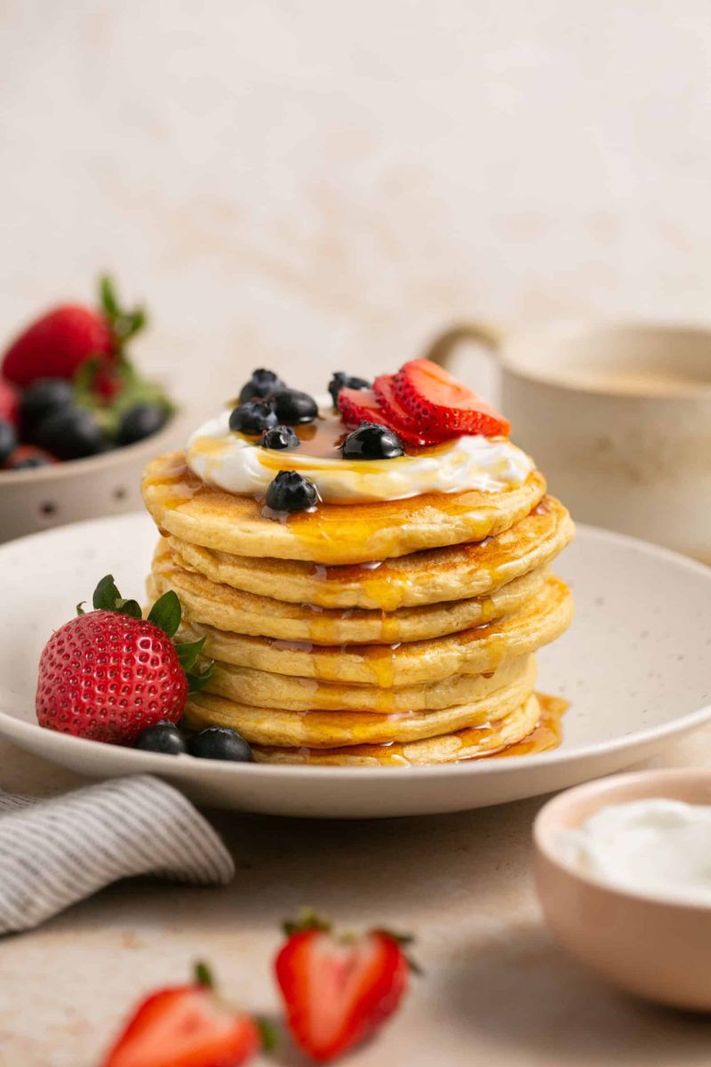 Protein Pancakes with Greek Yogurt Topping