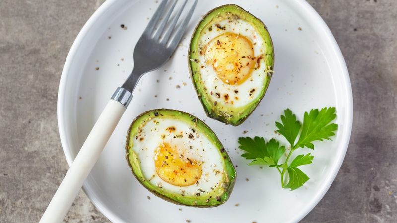 Baked Eggs in Avocado Halves