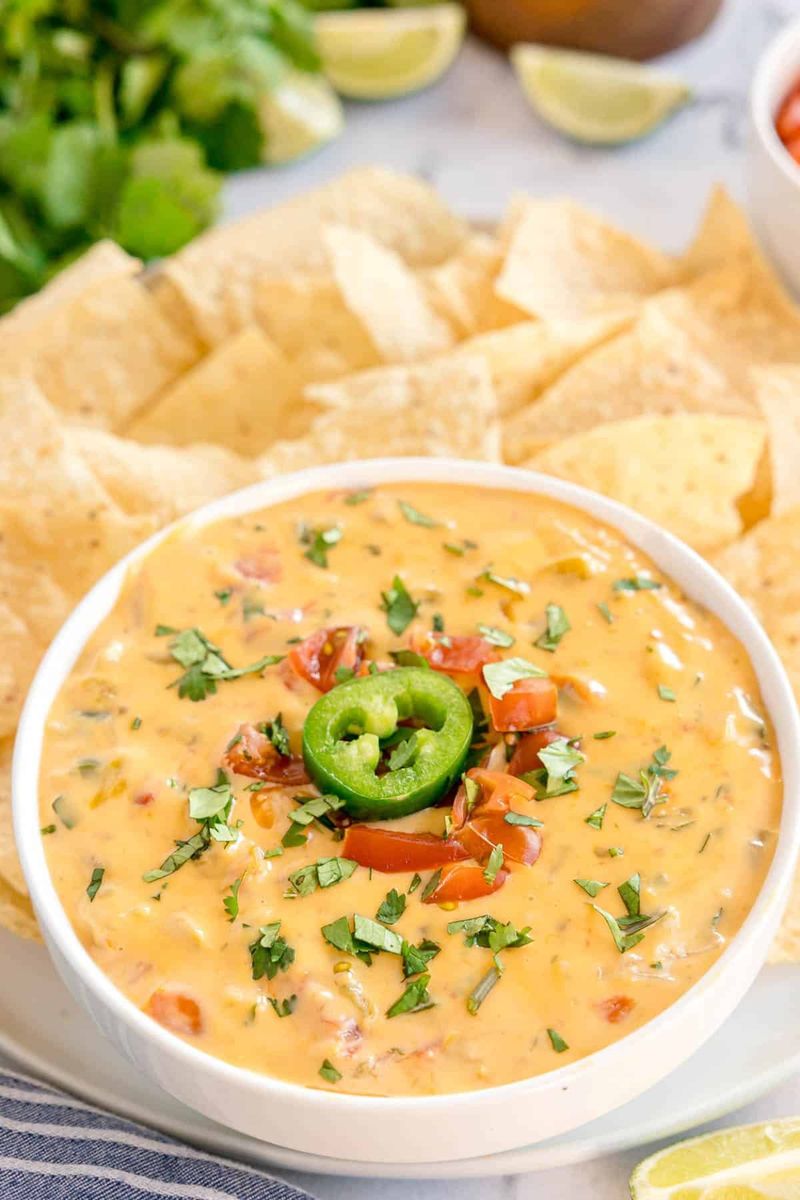 Cheesy Queso Dip