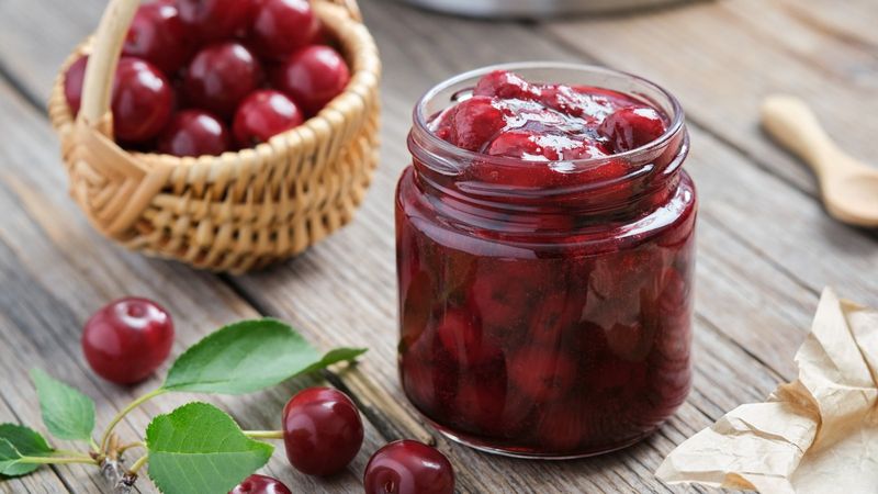 Canned Pie Fillings in Crust