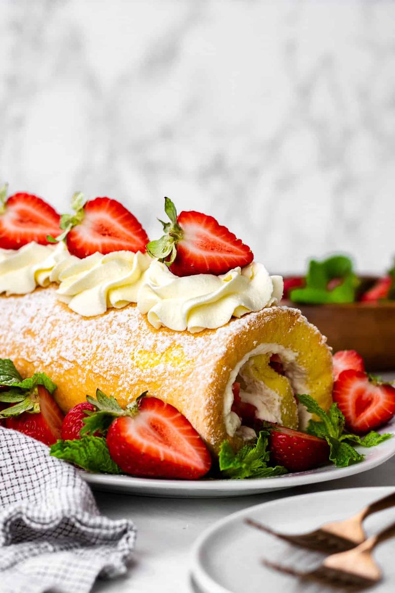 Fresh Strawberry Cream Roll