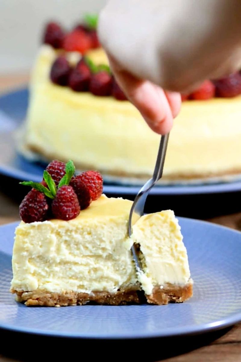 Keto Cheesecake with Almond Flour Crust