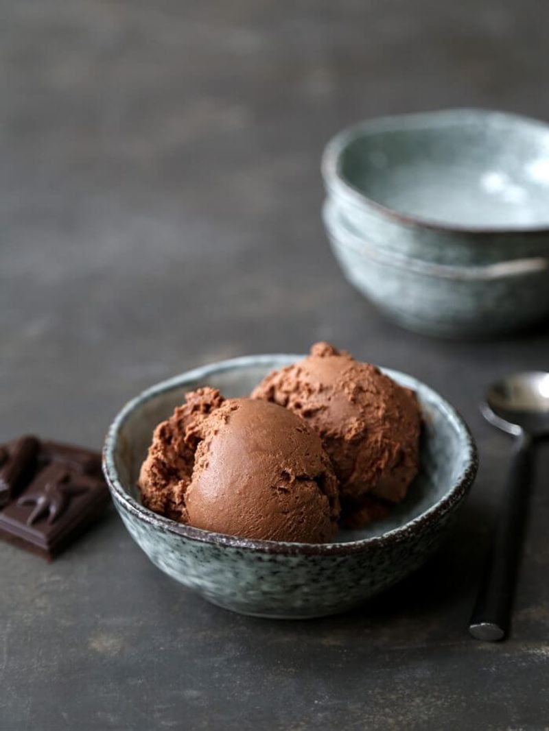 Low-Carb Chocolate Ice Cream with No Cream